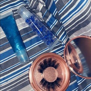 Eyelash and lipgloss package